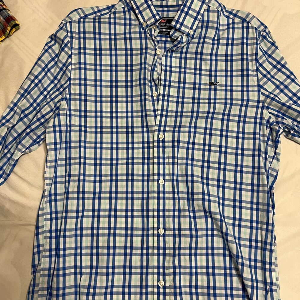 Vineyard vines whale shirt, button down size M